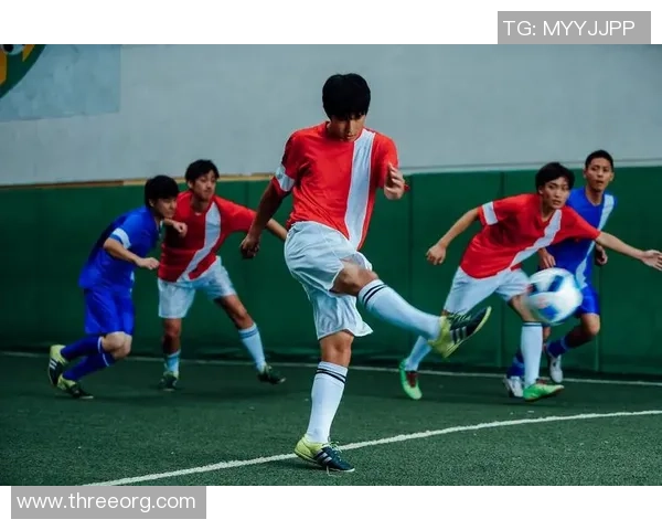 穿足球衣上街的潮流风尚与个性表达的碰撞与思考